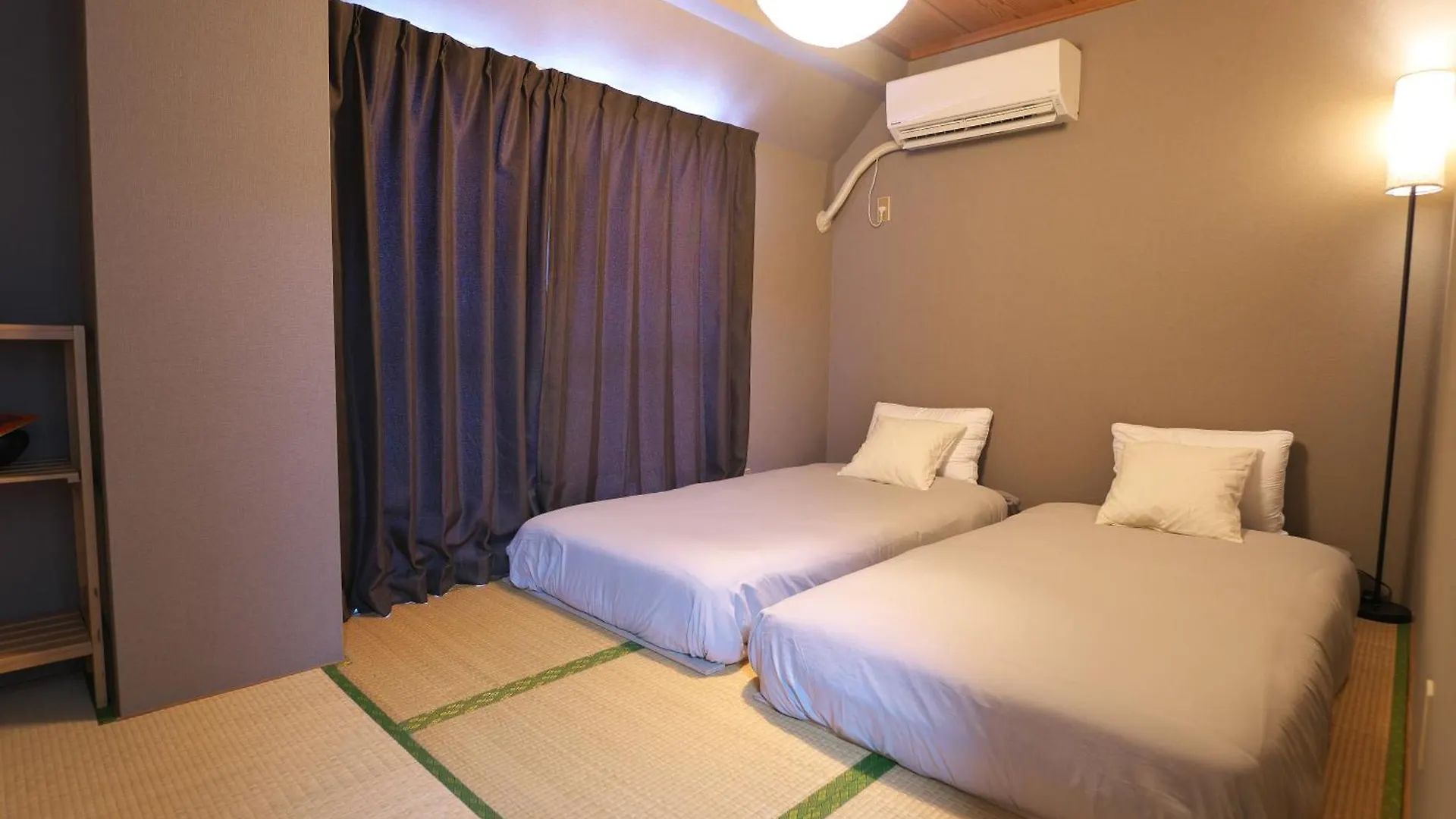 Zen Abode Japanese-Style And Modern Western-Style Rooms Tokyo Apartment
