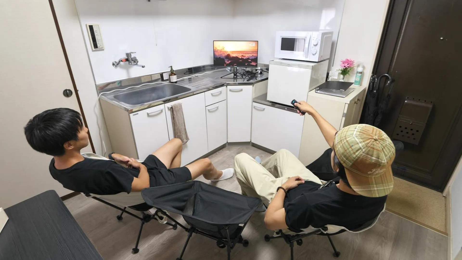 Zen Abode Japanese-Style And Modern Western-Style Rooms Tokyo Apartment